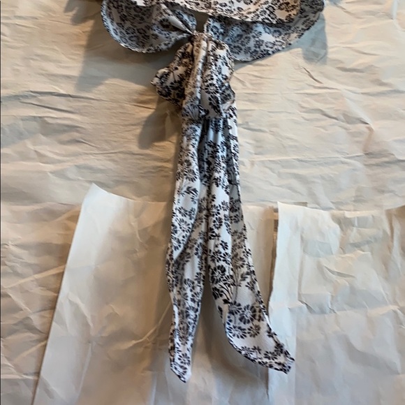 Crop Wrap Blouse SM - Picture 3 of 9